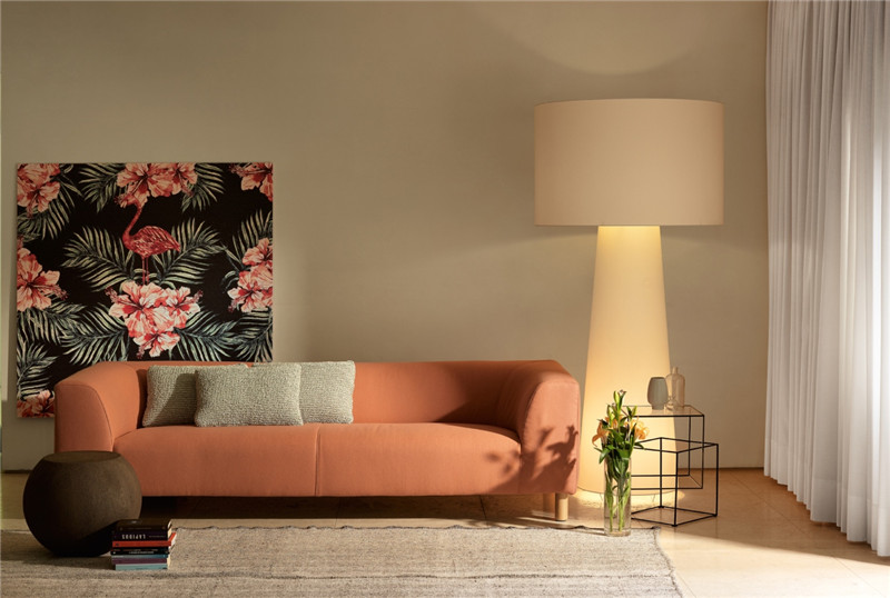 1513758861160043.jpg THIN BLACK TABLE.jpg