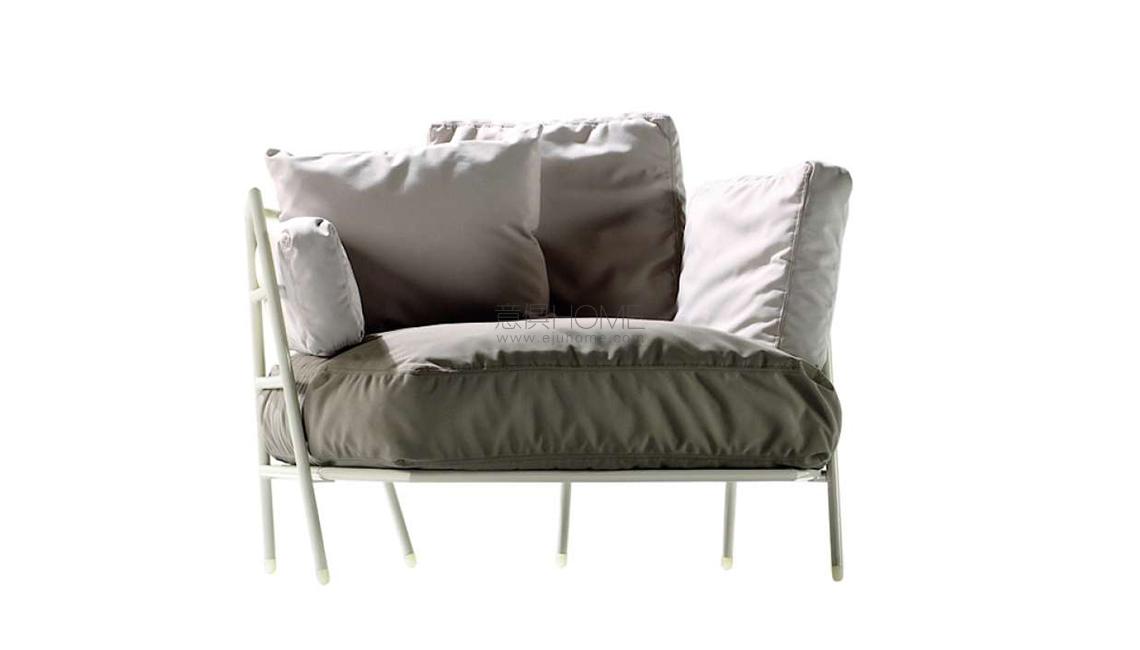 DEHORS - 370_O 沙發(fā)