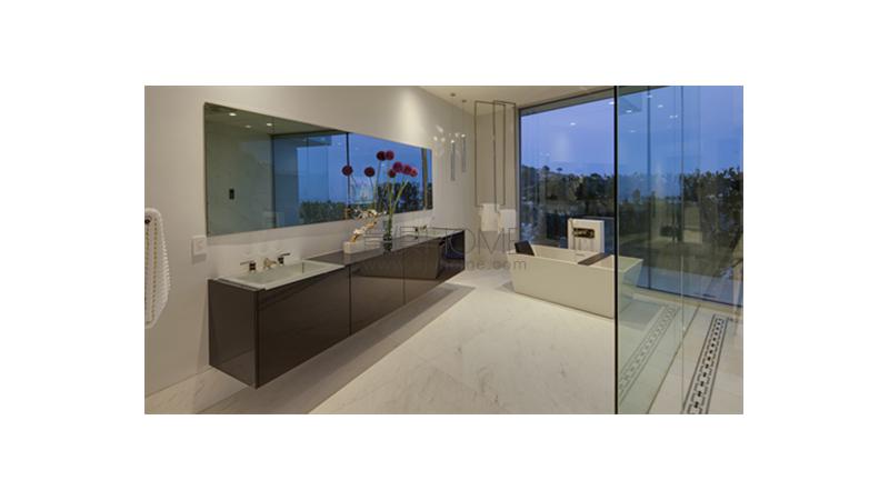 USA, Los Angeles, CA - Carla Ridge 衛(wèi)浴