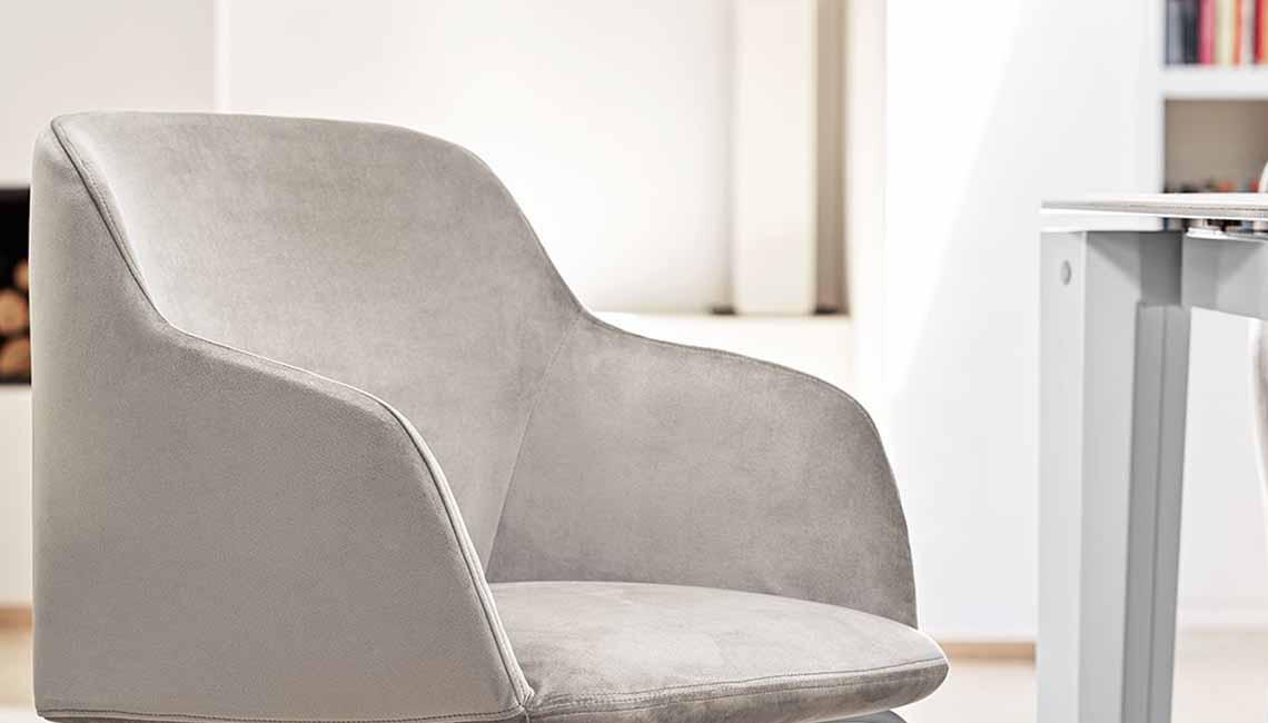 CALLIGARISSwivelling armchair旋轉(zhuǎn)扶手椅