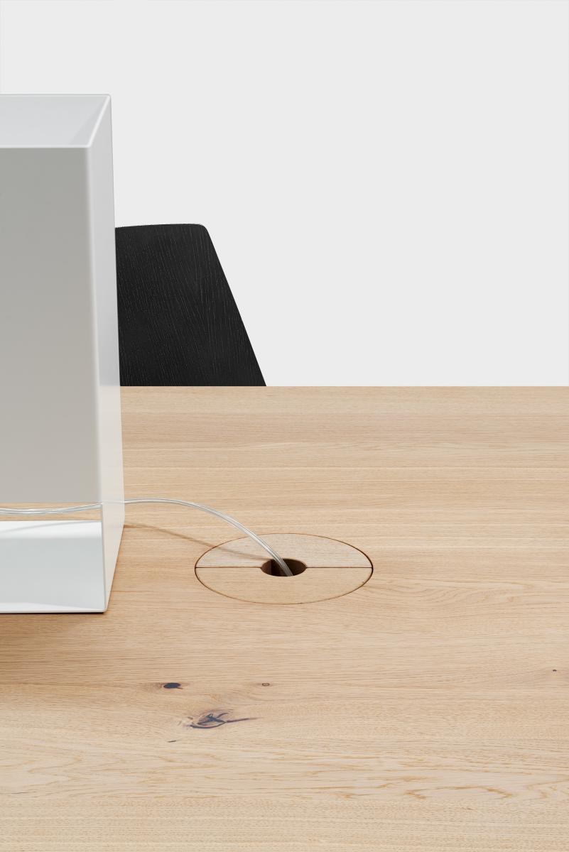 e15WIRE MANAGEMENT FOR TABLES 電線管理