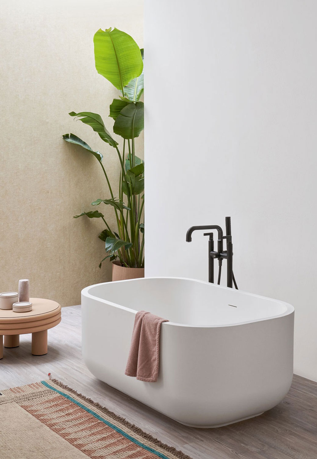 Dafne bath tub浴缸