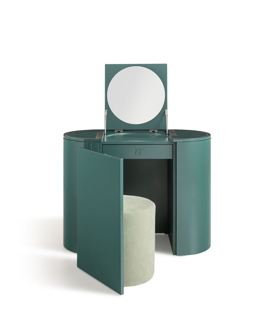 FENDIO'lock vanity梳妝臺